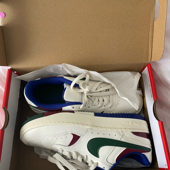 COPY - nike gamma forces size 7 - Picture 2 of 3